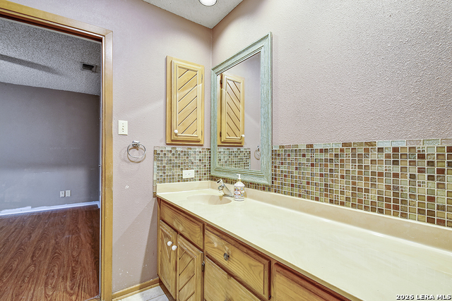 Image 22 of 25 For 1734 Donerail