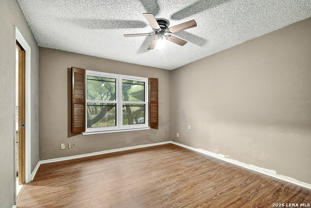 Image 24 of 25 For 1734 Donerail