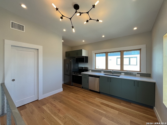 Image 12 of 40 For 1107 Cherry St. S