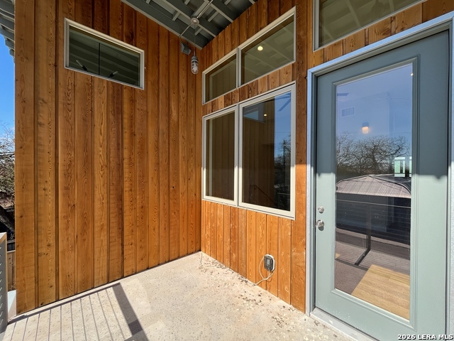 Image 18 of 40 For 1107 Cherry St. S