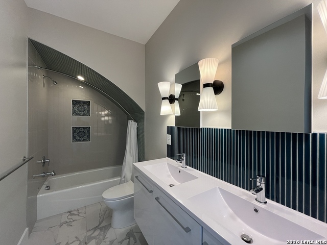 Image 22 of 40 For 1107 Cherry St. S