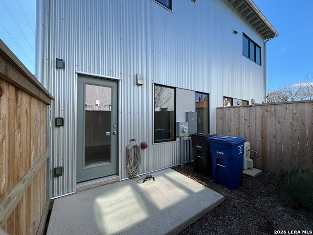 Image 27 of 40 For 1107 Cherry St. S