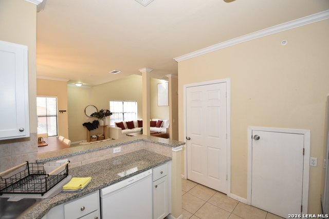 Image 10 of 39 For 6160 Eckhert  Apt 804