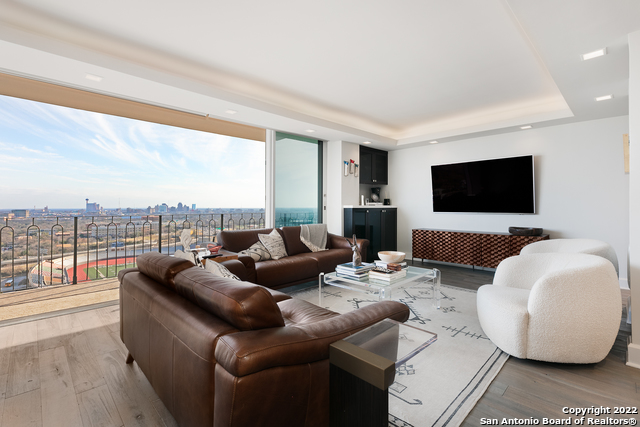 Image 19 of 83 For 700 Hildebrand Ave E 1301