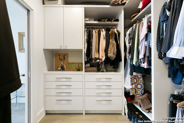 Image 36 of 83 For 700 Hildebrand Ave E 1301