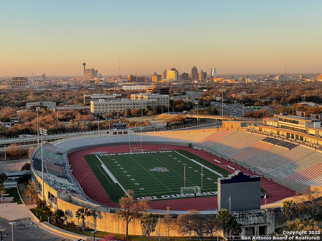 Image 53 of 83 For 700 Hildebrand Ave E 1301