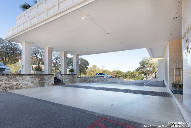 Image 58 of 83 For 700 Hildebrand Ave E 1301