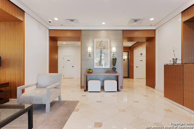 Image 60 of 83 For 700 Hildebrand Ave E 1301