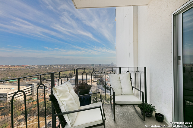 Image 9 of 83 For 700 Hildebrand Ave E 1301