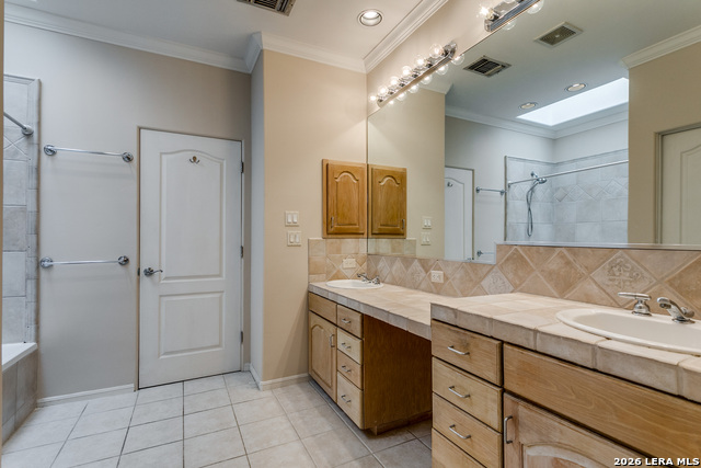 Image 9 of 23 For 137 Saint Dennis  137