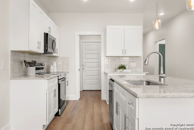 Image 10 of 40 For 952 Rimrock Cv