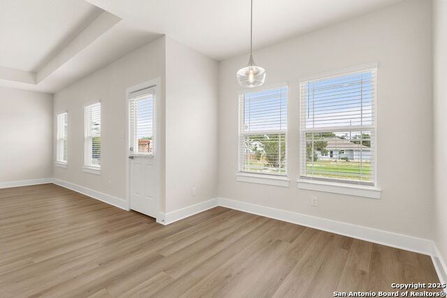 Image 13 of 40 For 952 Rimrock Cv