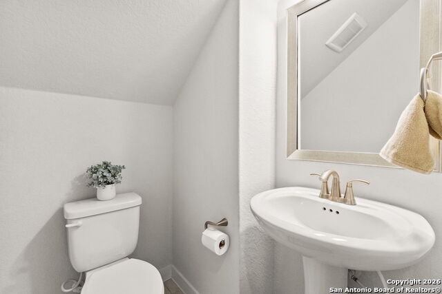 Image 15 of 27 For 5843 Whitby  Unit 33