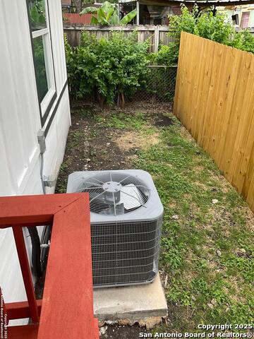 Image 15 of 16 For 2703 Menchaca  A