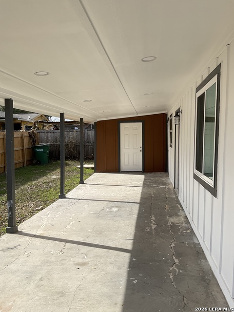 Image 2 of 18 For 2703 Menchaca  2 Or B