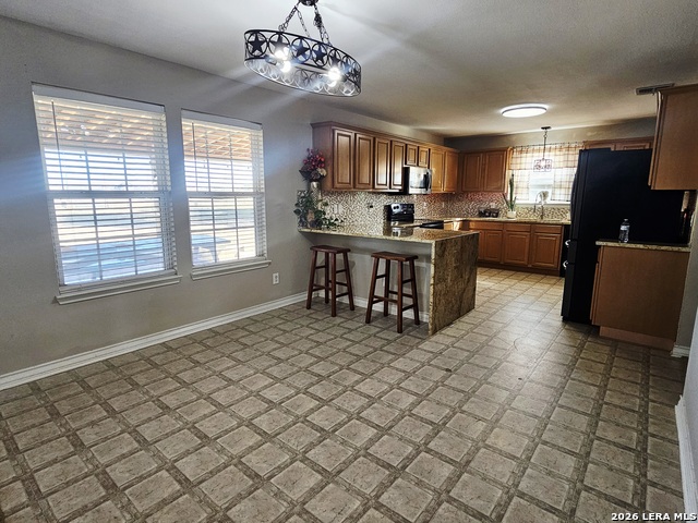 Image 16 of 18 For 5615 Fm 462  