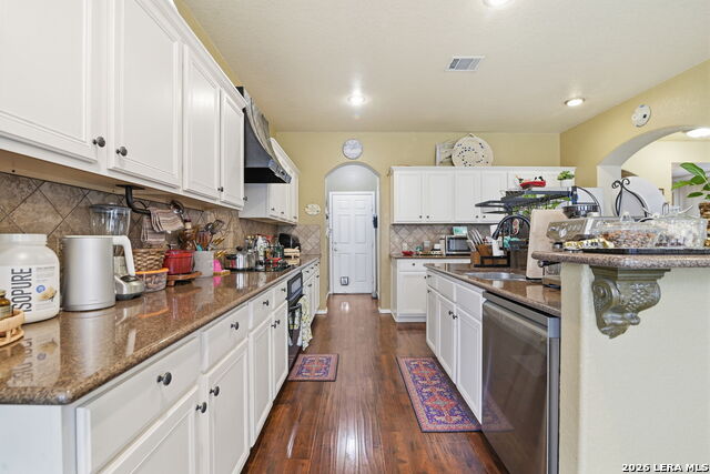 Listing photo id 9 for 495 Holliwell Bridge