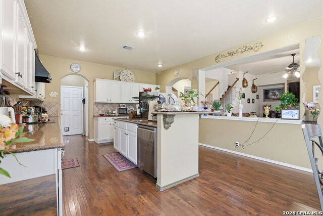 Listing photo id 7 for 495 Holliwell Bridge