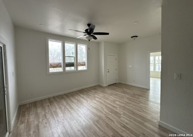 Image 6 of 9 For 2402 Martin St W