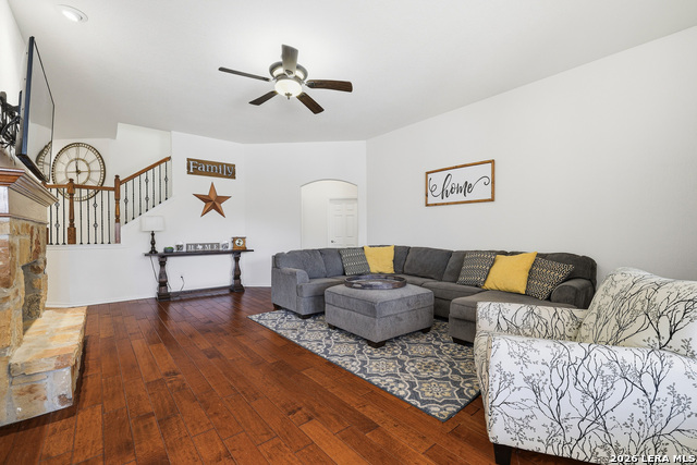 Image 14 of 39 For 13730 Box T  