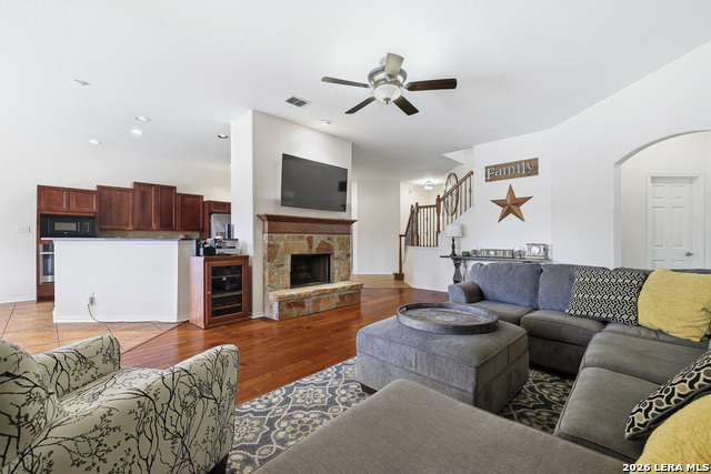 Image 15 of 39 For 13730 Box T  