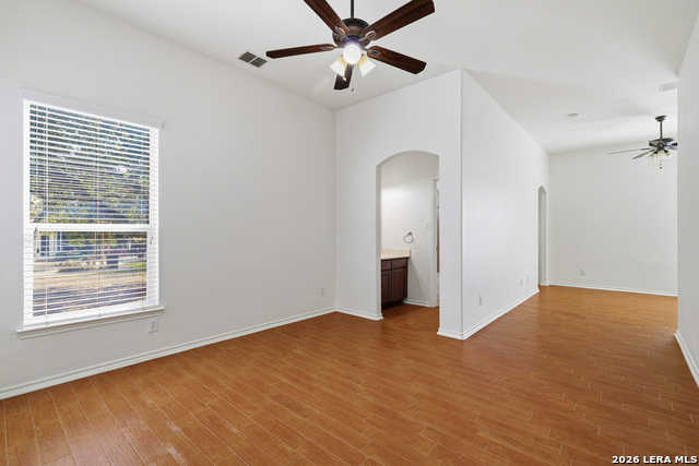 Image 26 of 39 For 13730 Box T  