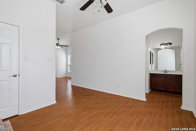 Image 27 of 39 For 13730 Box T  