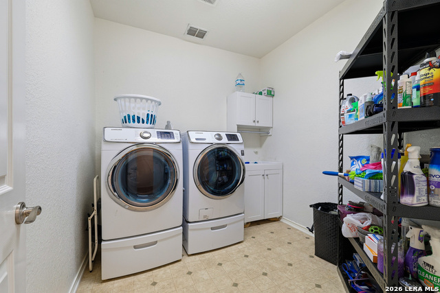 Image 33 of 39 For 13730 Box T  