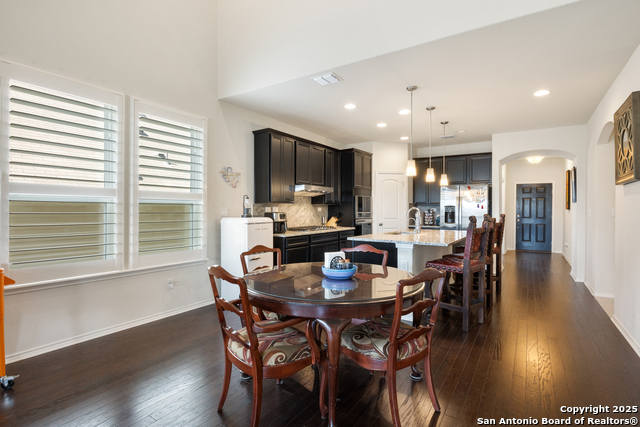 Image 20 of 37 For 27223 Volcano Dr.