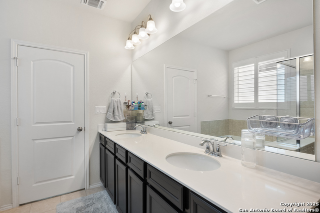 Image 24 of 37 For 27223 Volcano Dr.