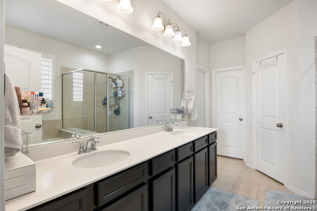 Image 25 of 37 For 27223 Volcano Dr.