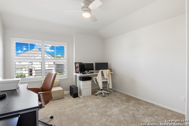 Image 28 of 37 For 27223 Volcano Dr.