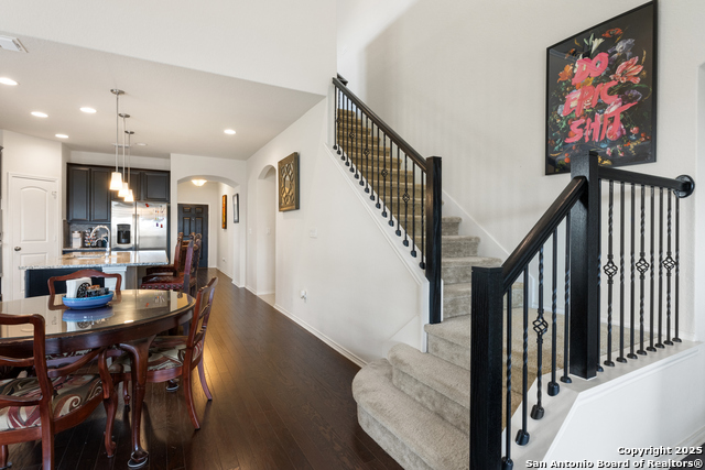 Image 4 of 37 For 27223 Volcano Dr.