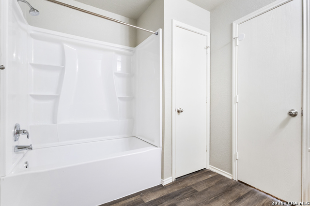 Image 19 of 25 For 8022 Braes Run