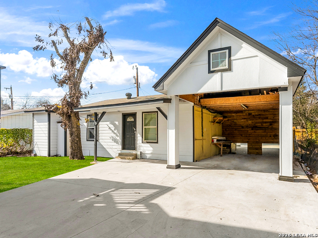 Image 10 of 17 For 755 Cavalier