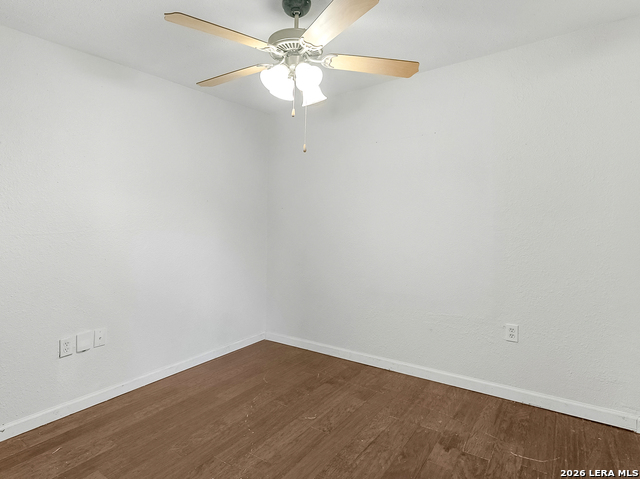 Image 14 of 17 For 755 Cavalier