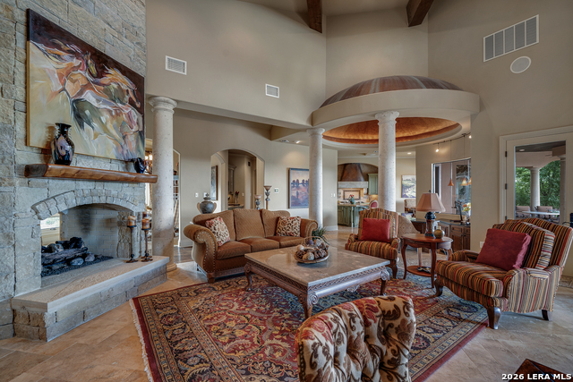 Listing photo id 12 for 227 Augusta  