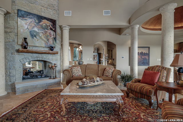 Listing photo id 13 for 227 Augusta  