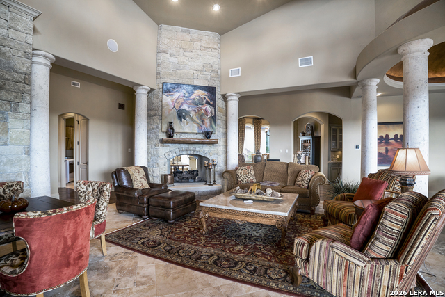 Listing photo id 15 for 227 Augusta  