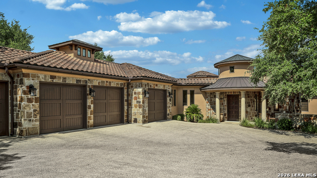 Listing photo id 0 for 227 Augusta  