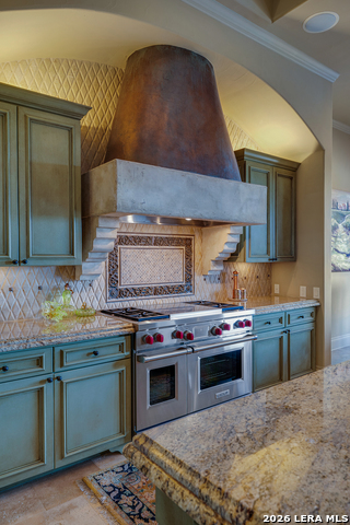 Listing photo id 20 for 227 Augusta  