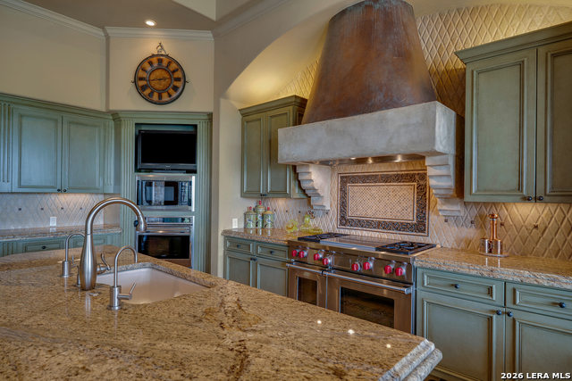 Listing photo id 22 for 227 Augusta  