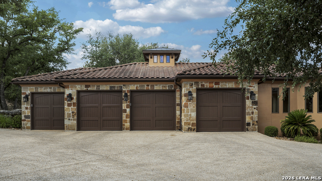 Listing photo id 1 for 227 Augusta  