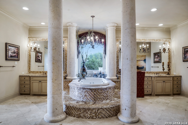 Listing photo id 31 for 227 Augusta  