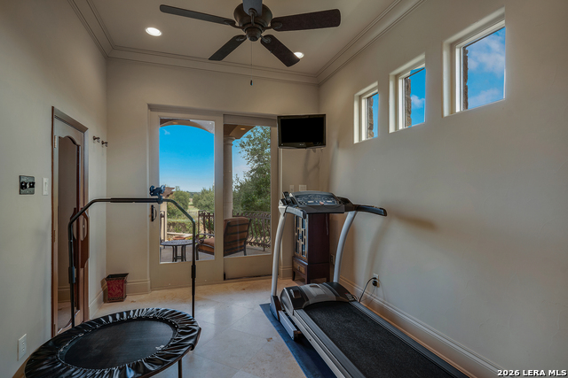 Listing photo id 35 for 227 Augusta  