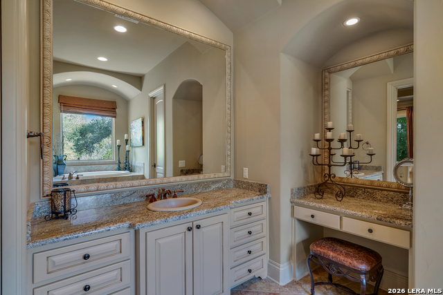 Listing photo id 39 for 227 Augusta  