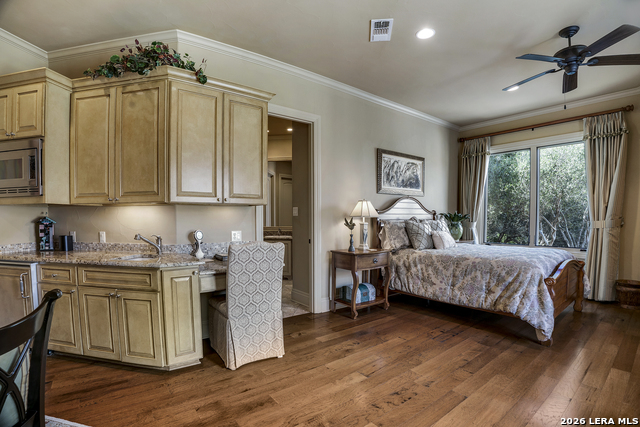 Listing photo id 40 for 227 Augusta  