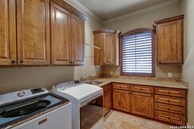 Listing photo id 50 for 227 Augusta  