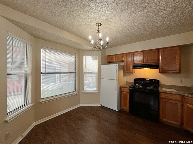 Image 10 of 25 For 6306 Queens Castle  4