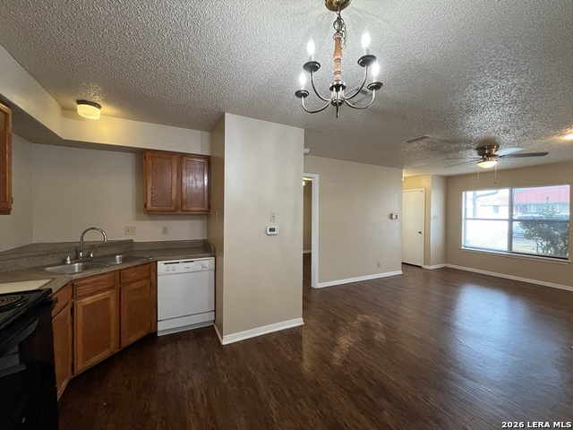 Image 12 of 25 For 6306 Queens Castle  4